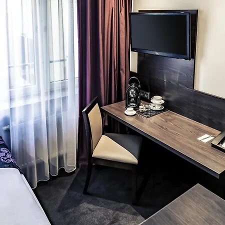Hotel Mercure Frankfurt Messe 4*